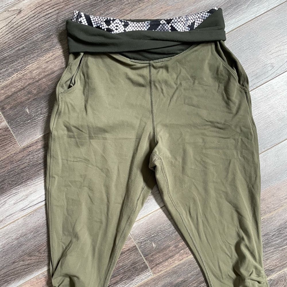 Lululemon crop fold over leggings size 4